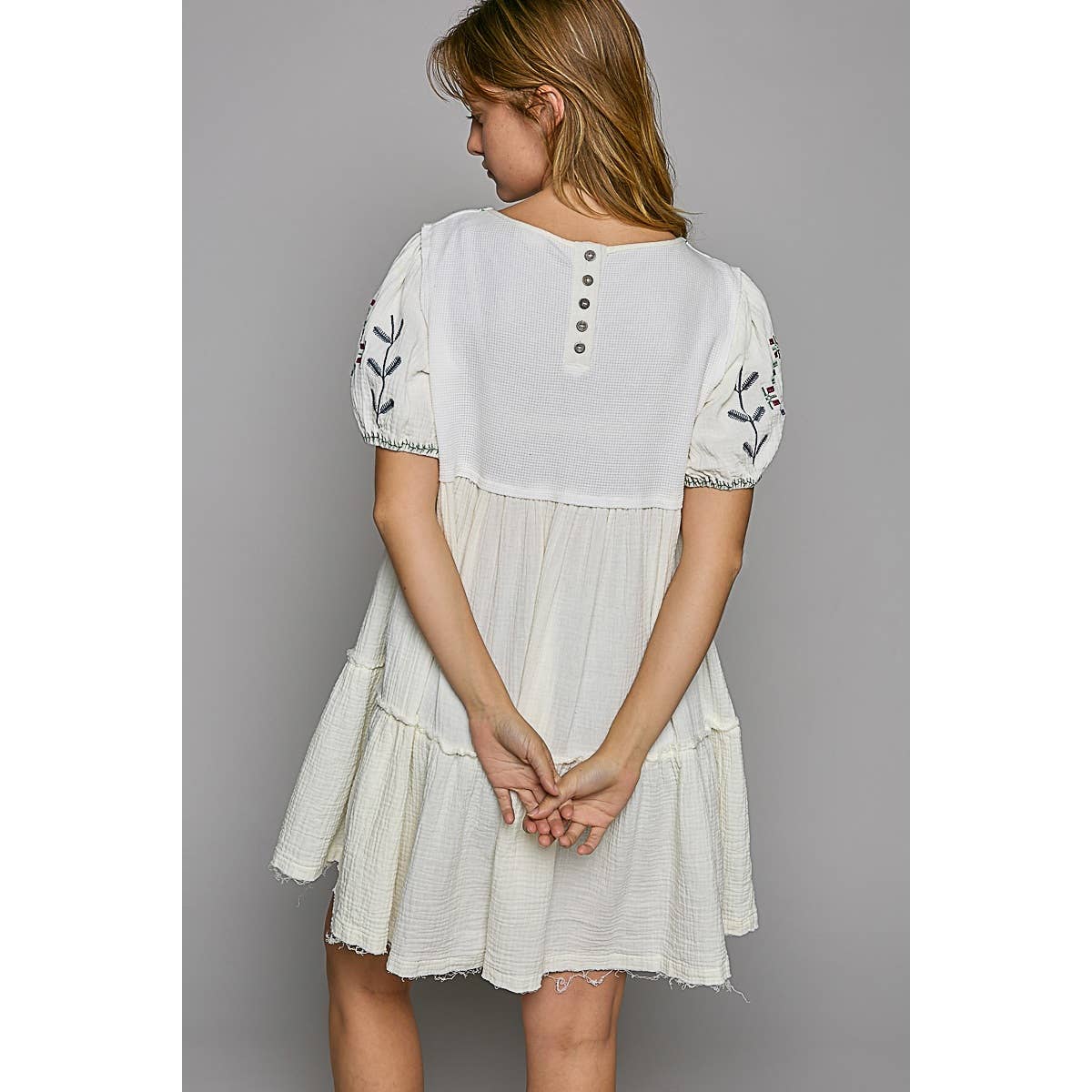 Notched round neck short sleeve embroidery dress SALE