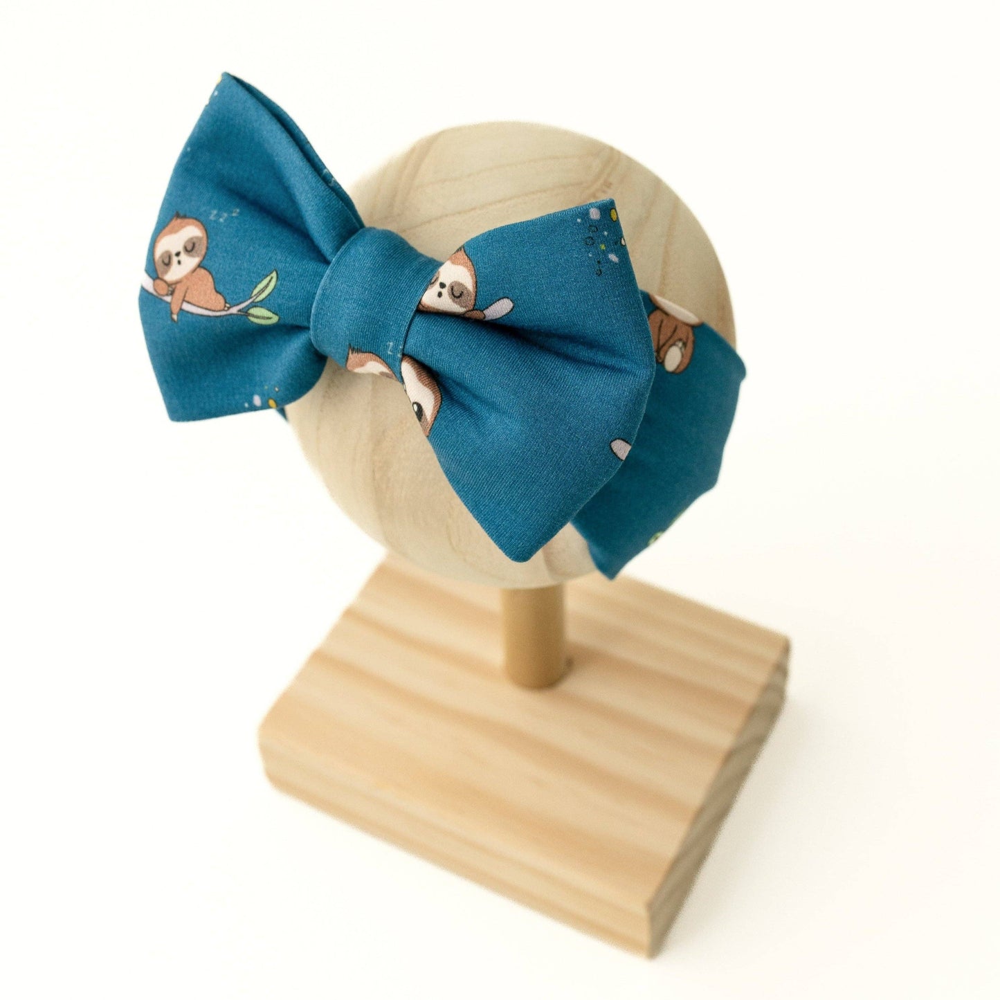Bamboo Bow Headband (Sleepy Sloth) – Neutral & Soft