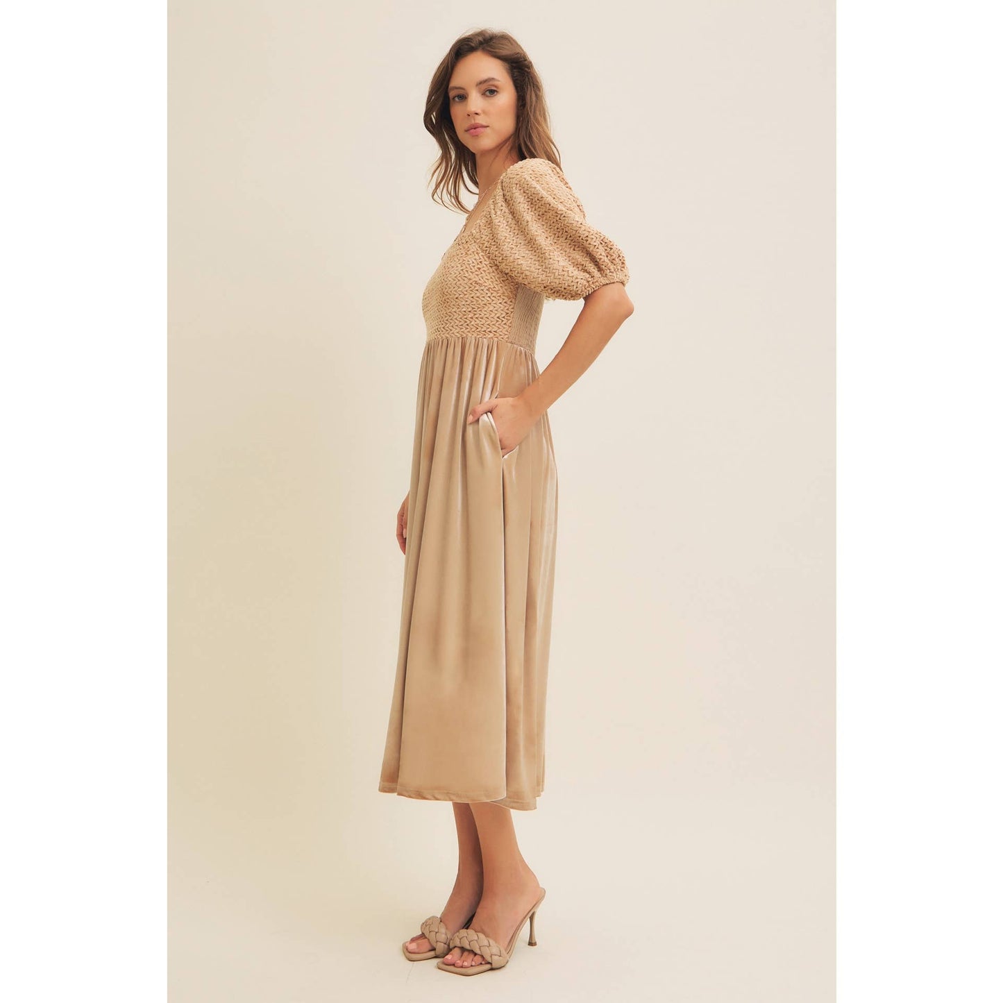 3D TEXTURED CONTRAST SQUARE NECK VELVET MIDI DRESS