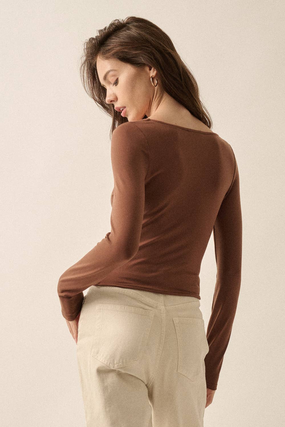 Lifted Fit Scoop Neck Long-Sleeve Knit Top