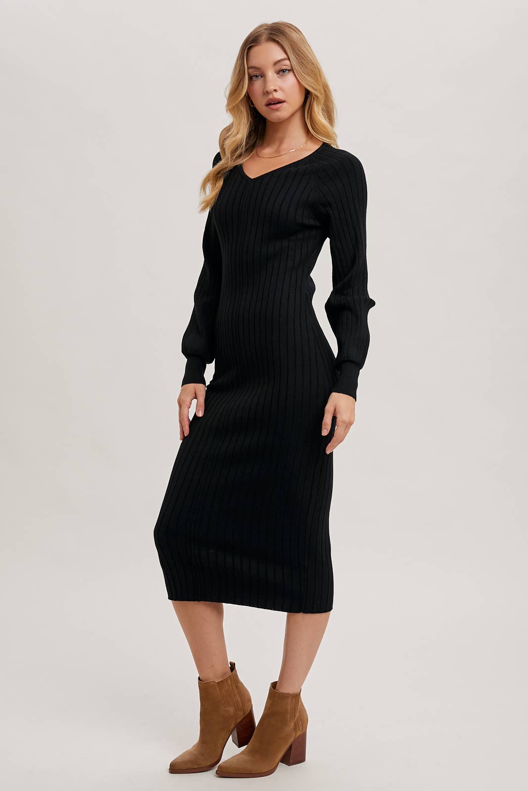 V-NECK RIBBED KNIT SWEATER MIDI DRESS