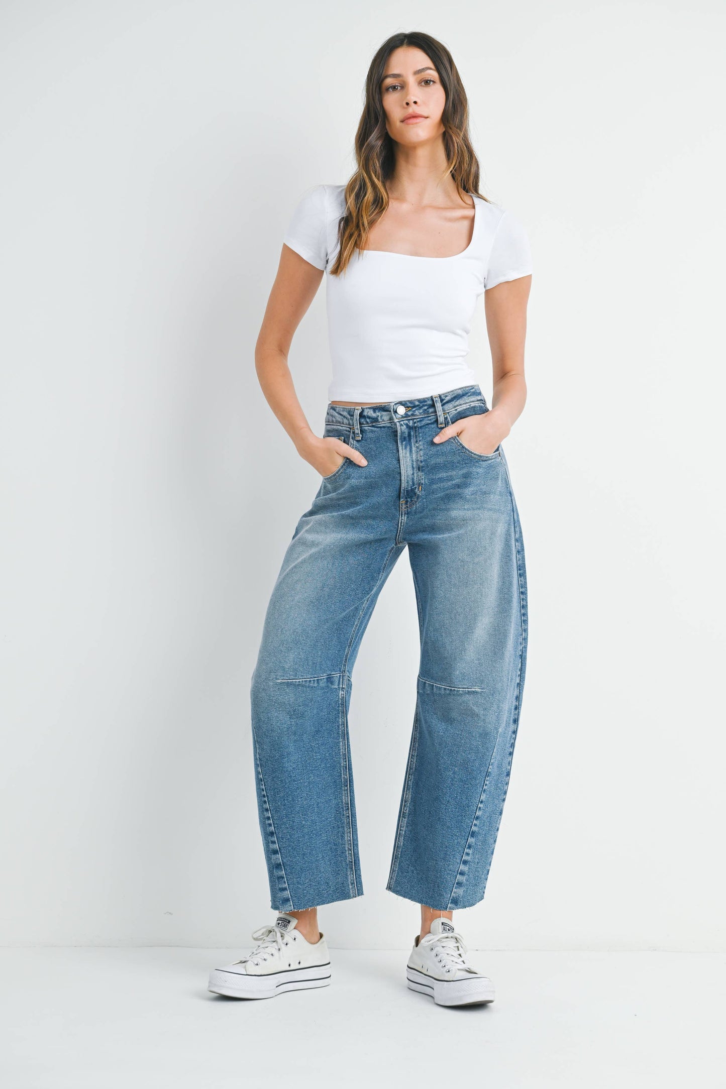 MED - Barrel Jean w/ Seams