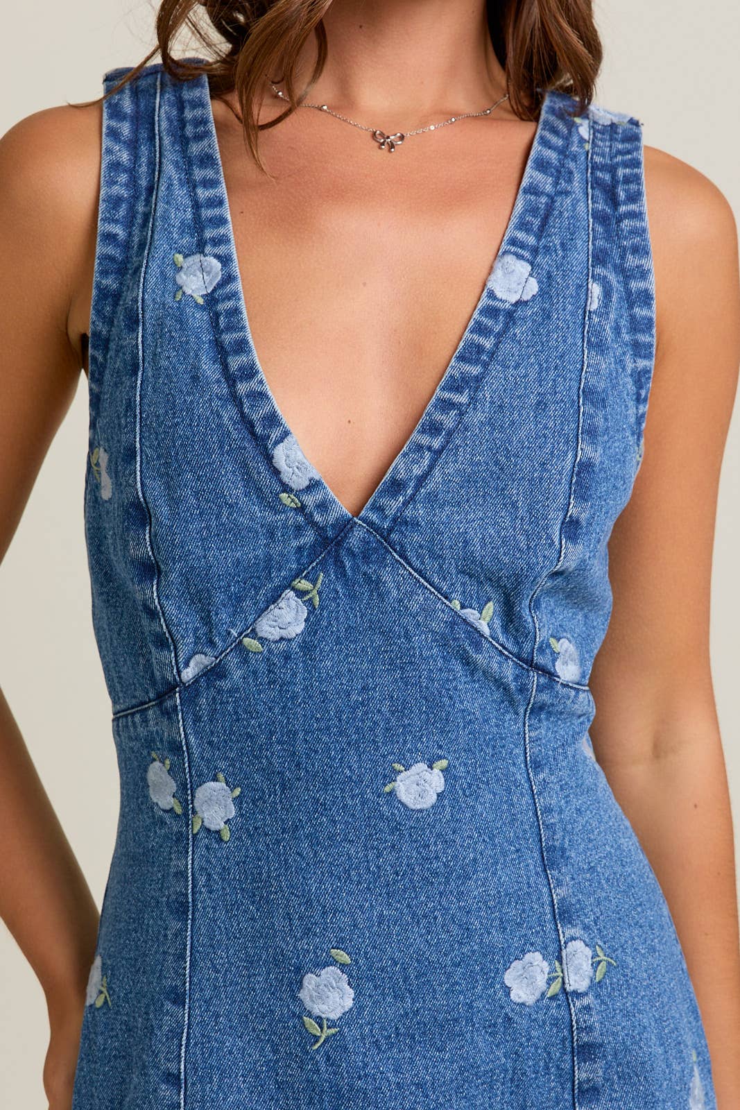 V-NECK ROSE EMBROIDERY DENIM DRESS
