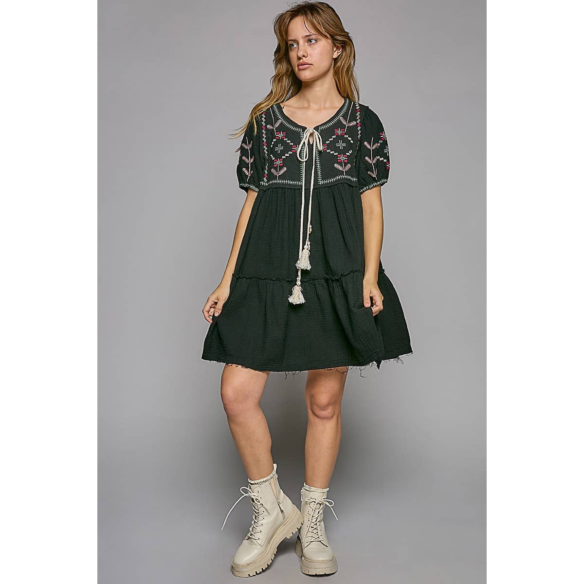 Notched round neck short sleeve embroidery dress SALE