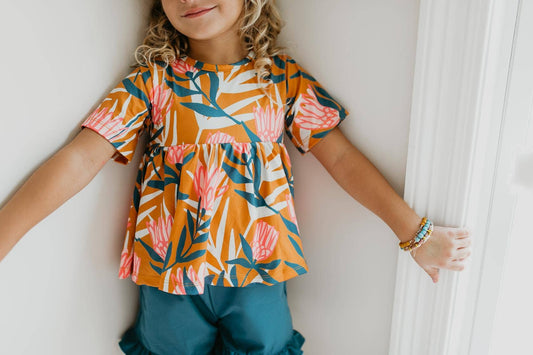 Kids Teal & Tangerine Floral Ruffle Spring Pocket Short Set: 3/4