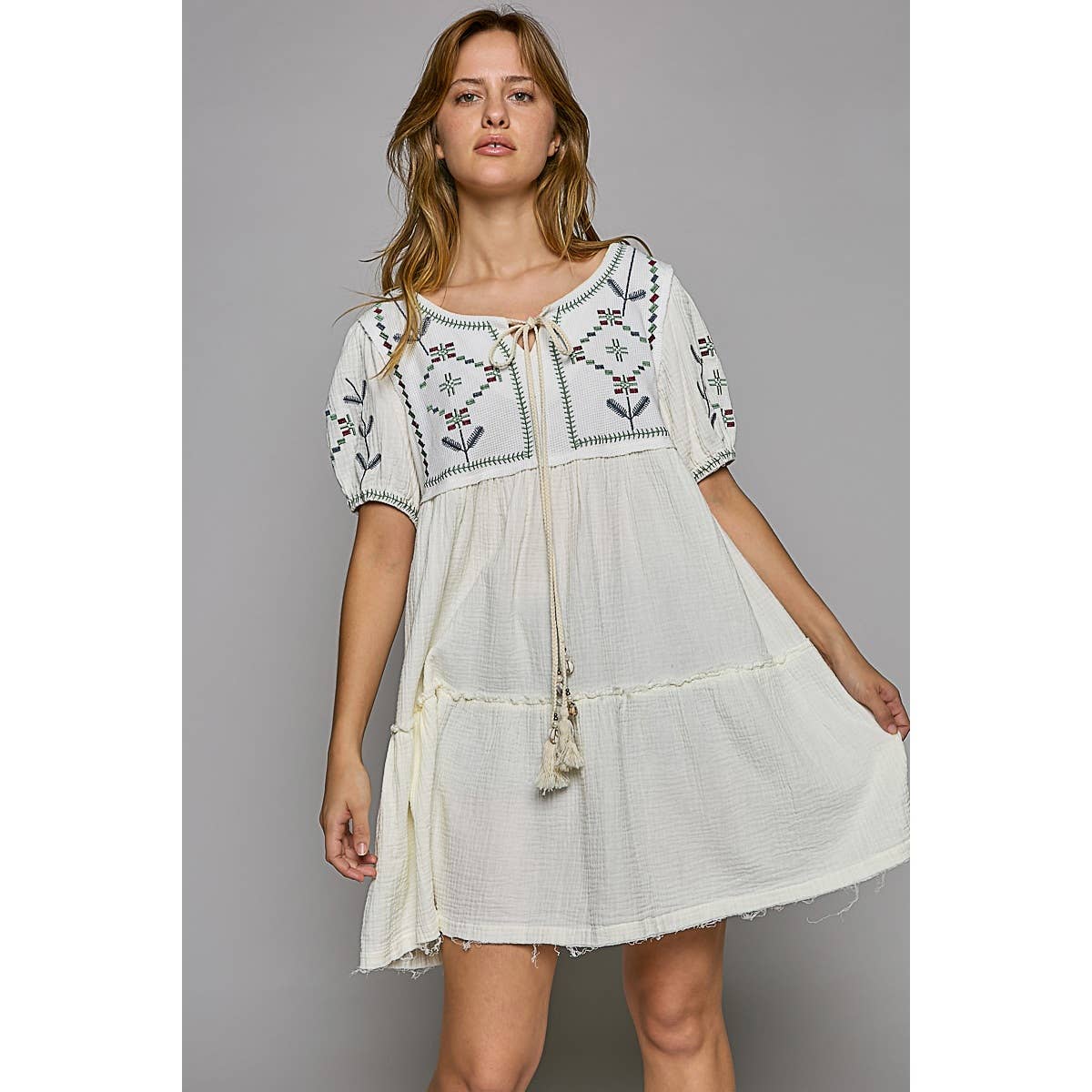 Notched round neck short sleeve embroidery dress SALE