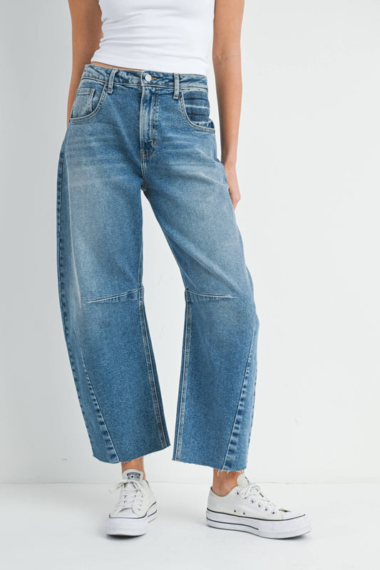 MED - Barrel Jean w/ Seams