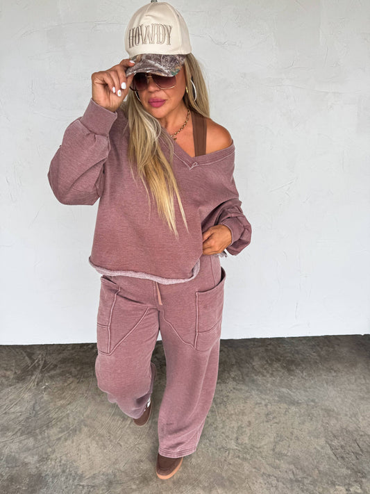 FADED FEELS VNECK PULLOVER