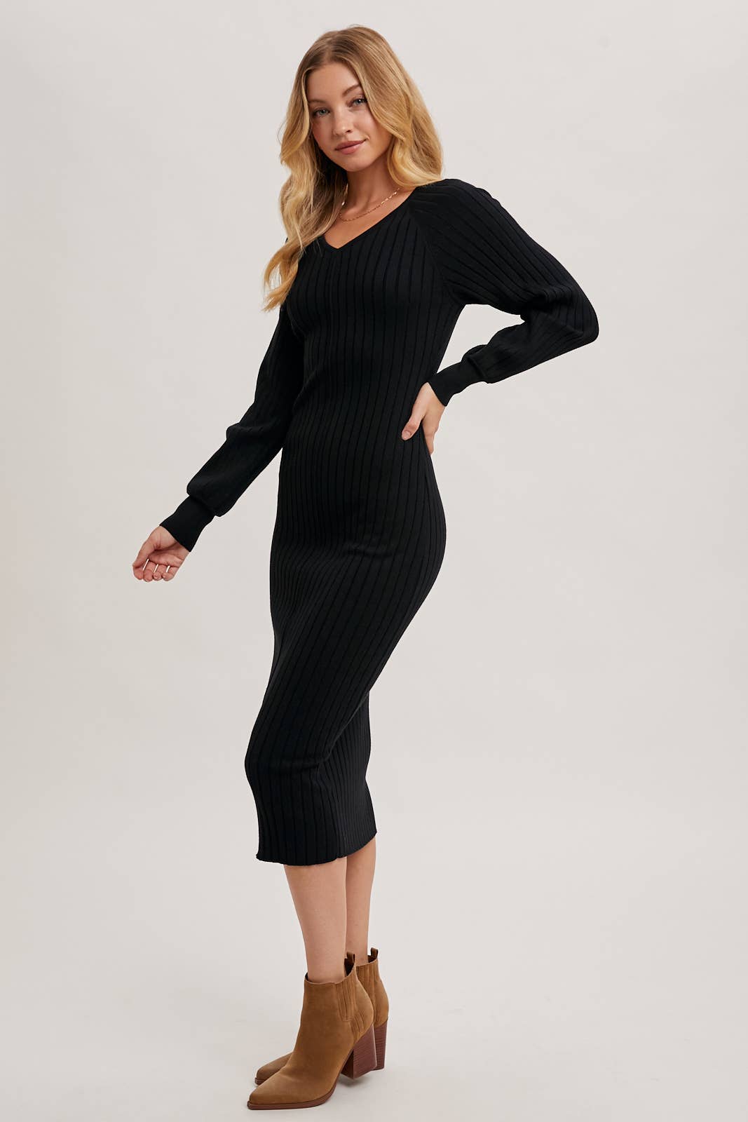 V-NECK RIBBED KNIT SWEATER MIDI DRESS