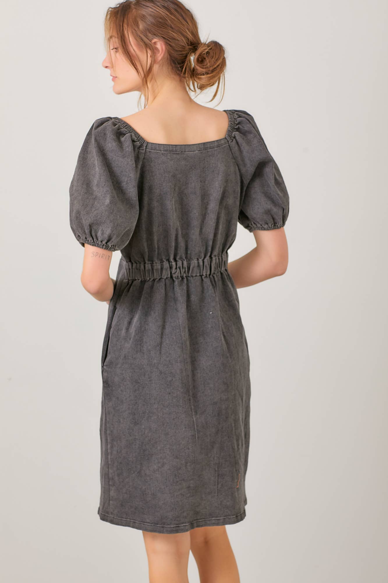 BUTTON FRONT PUFF SLEEVE DRESS