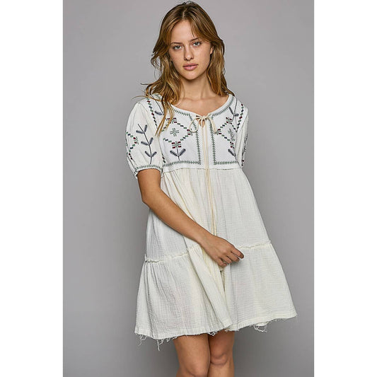 Notched round neck short sleeve embroidery dress SALE