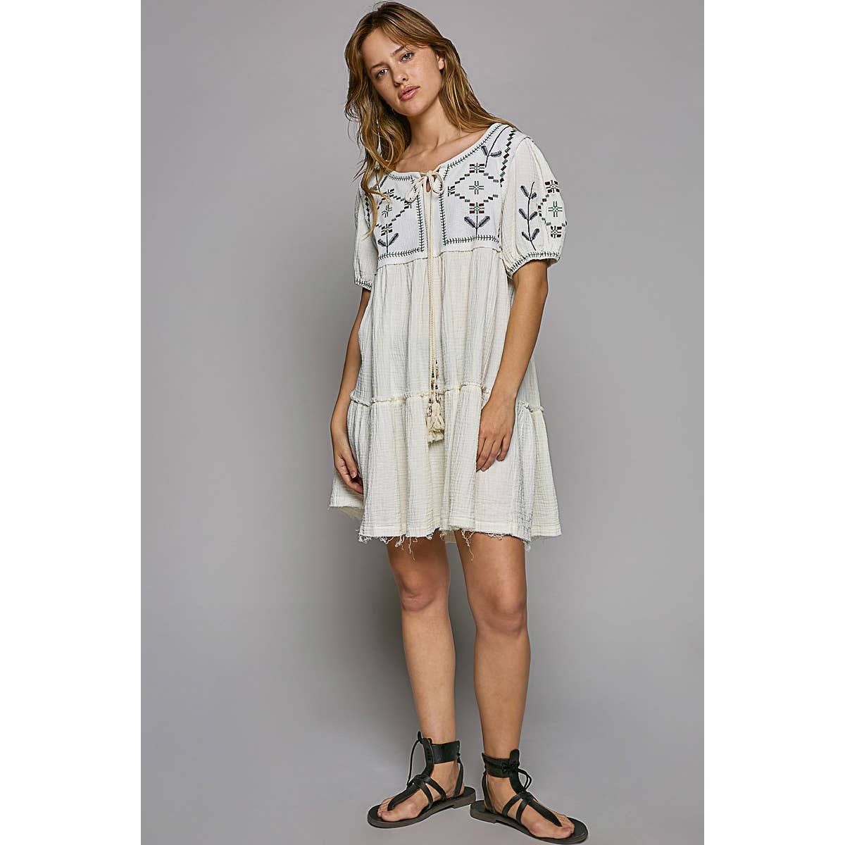 Notched round neck short sleeve embroidery dress SALE