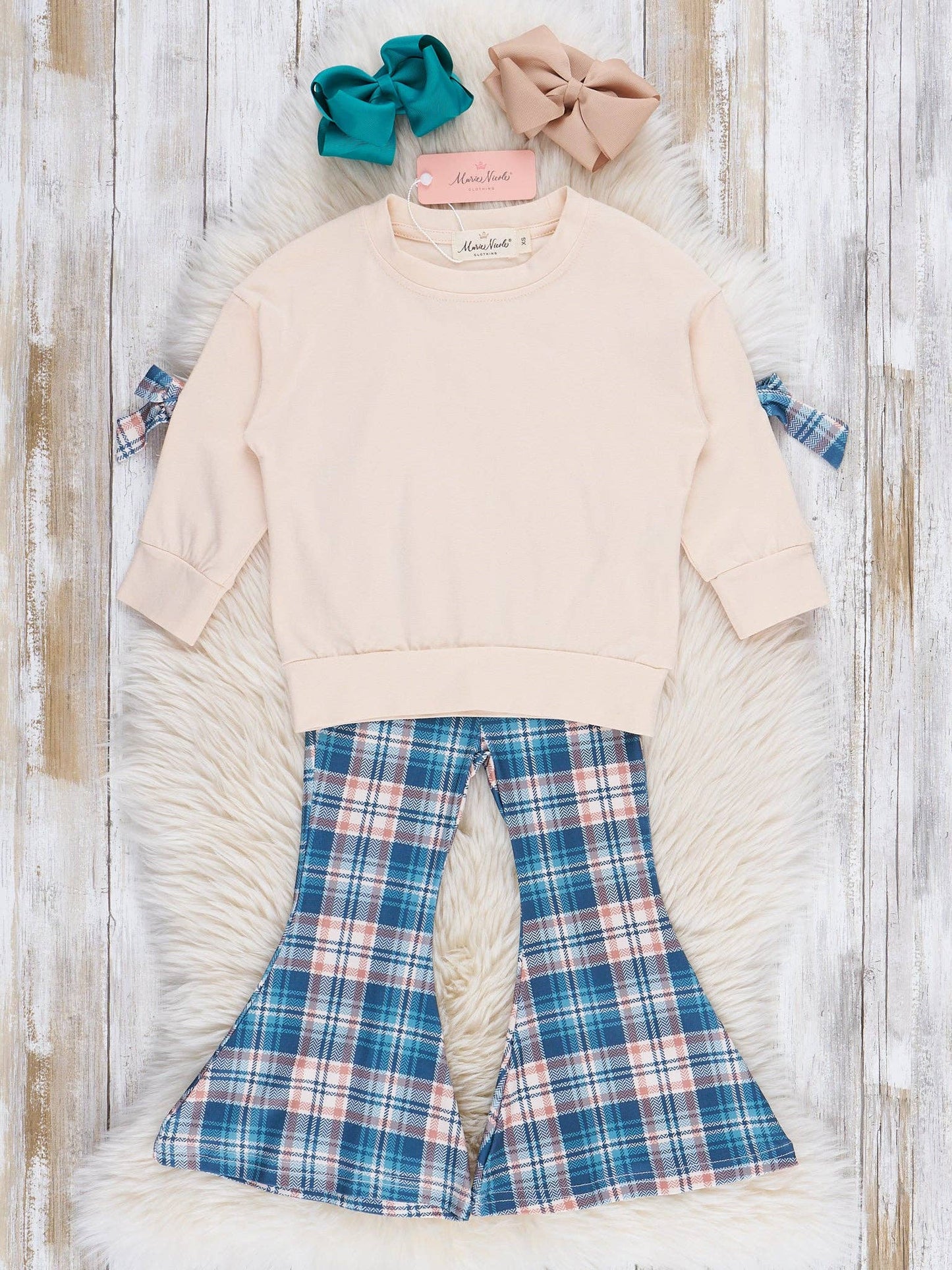 Pretty in Plaid Bow Outfit